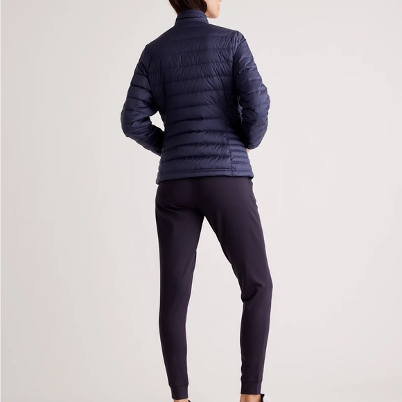 QUINCE Lightweight Down Packable Puffer Jacket - Picture 4 of 9